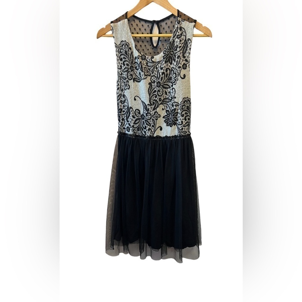 Black Lace Overlay Tulle Bottom Scoop Neck Sleeveless Mid Length Dress M